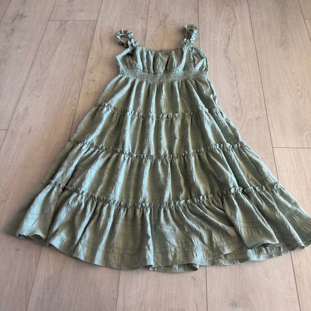 No comment girls light green dress size 14(L)
